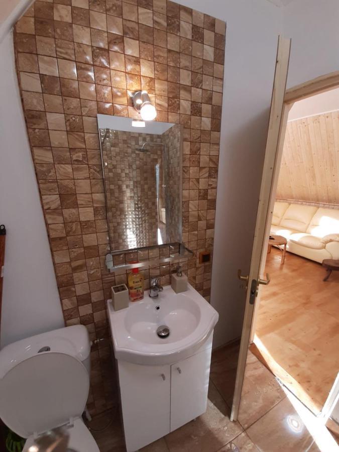Cabana Din Livada Pucioasa Buitenkant foto